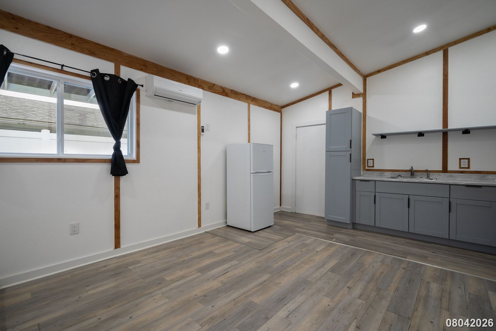 1bd 1ba with Parking – photo 5