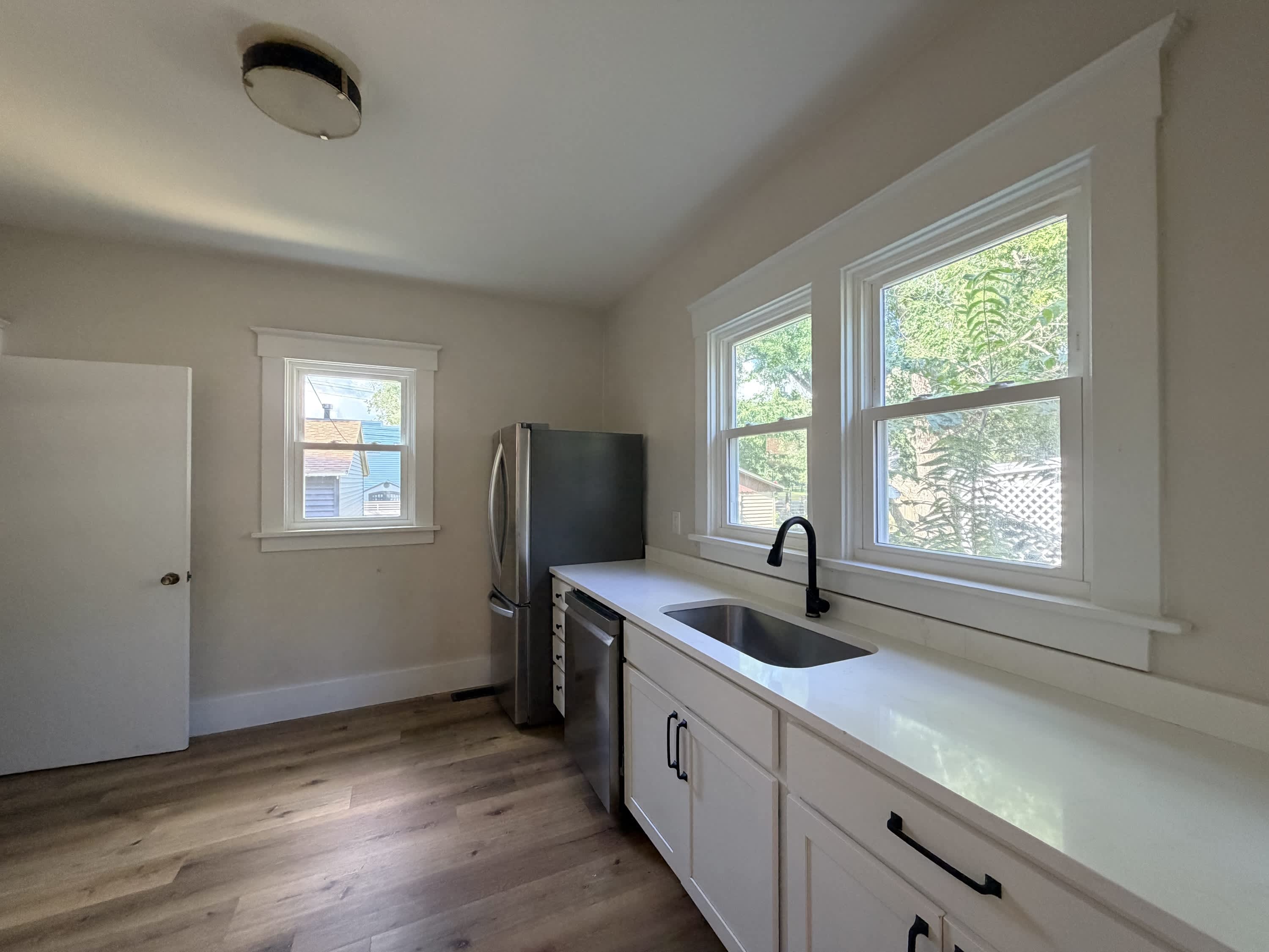 808 East High Street – photo 5