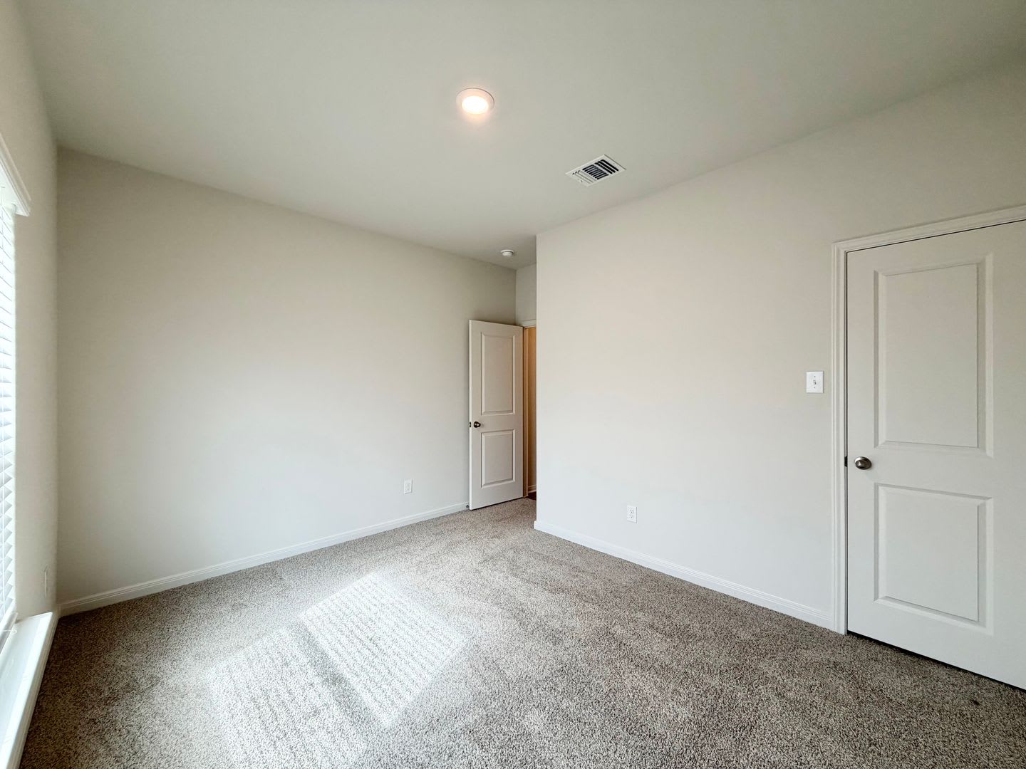 Brand-New 3BR Home with Open Layout, Flex Space & Covered Patio! – photo 5