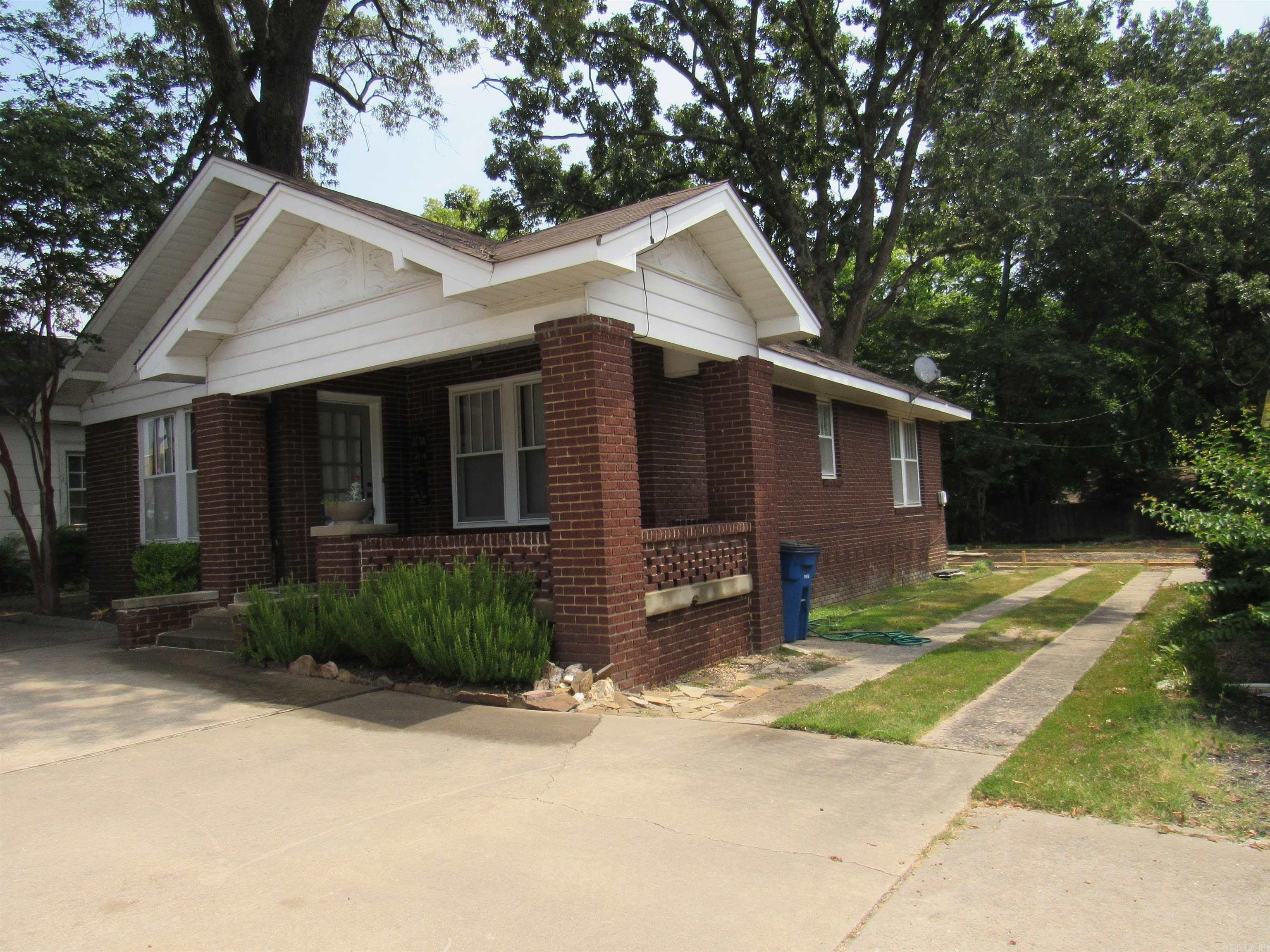 2116 Main St – photo 2