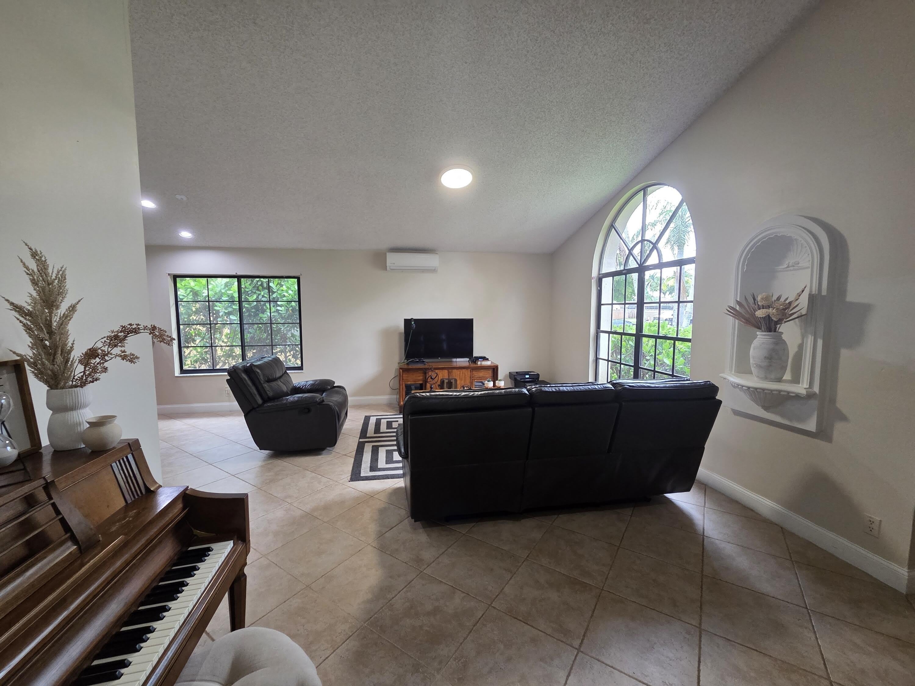 4170 Nw 6Th Street – photo 4