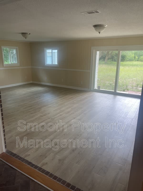 8795 Hwy 87 – photo 3