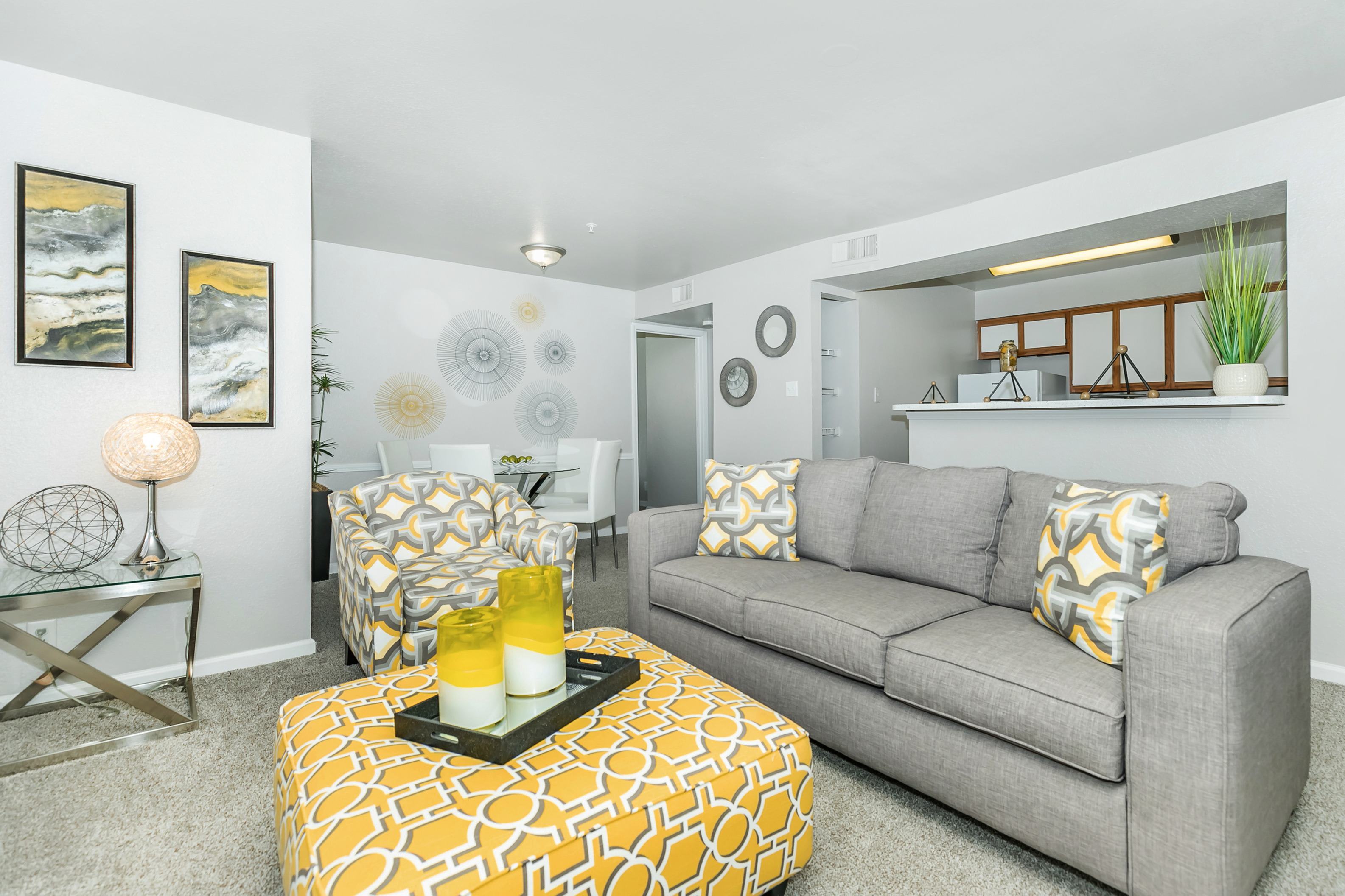 89 East – photo 1