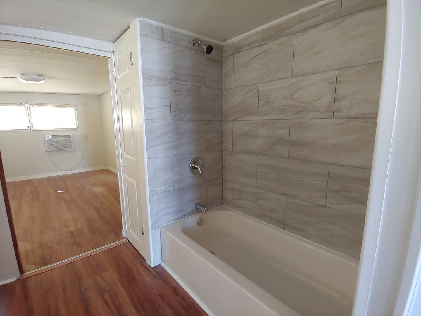 Affordable 3 bed/ 2 bath Mobile Home Available NOW! – photo 5