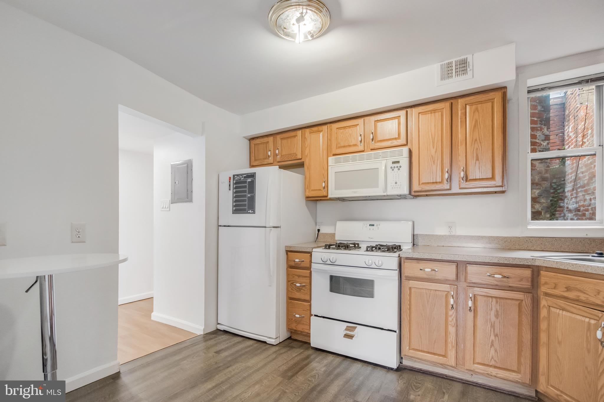 814 11TH Street NE – photo 3
