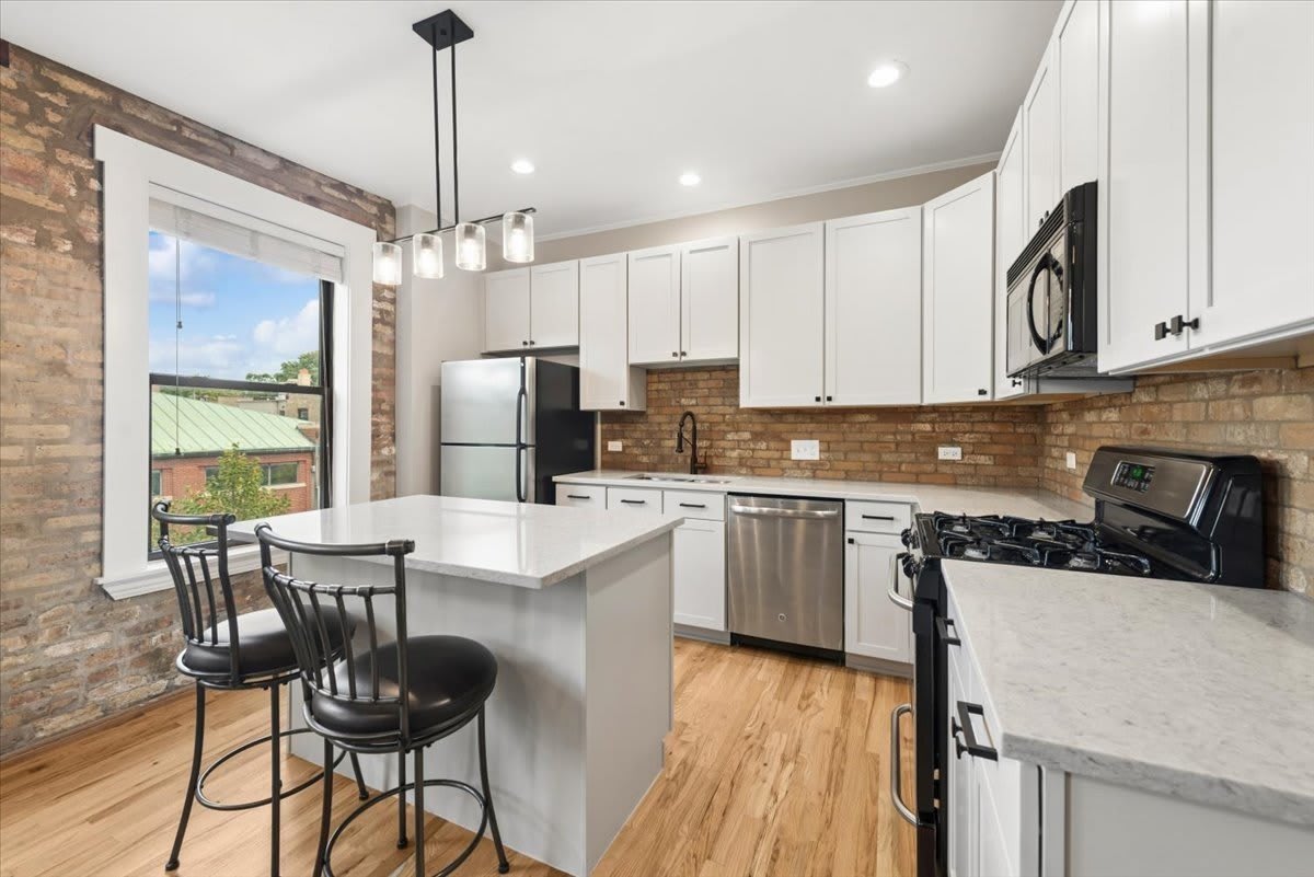 1657 W Addison Street – photo 4