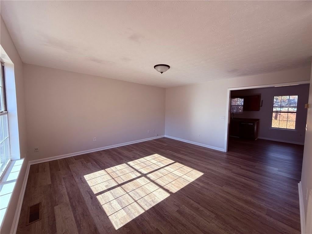 4825 Red Oak Drive – photo 2