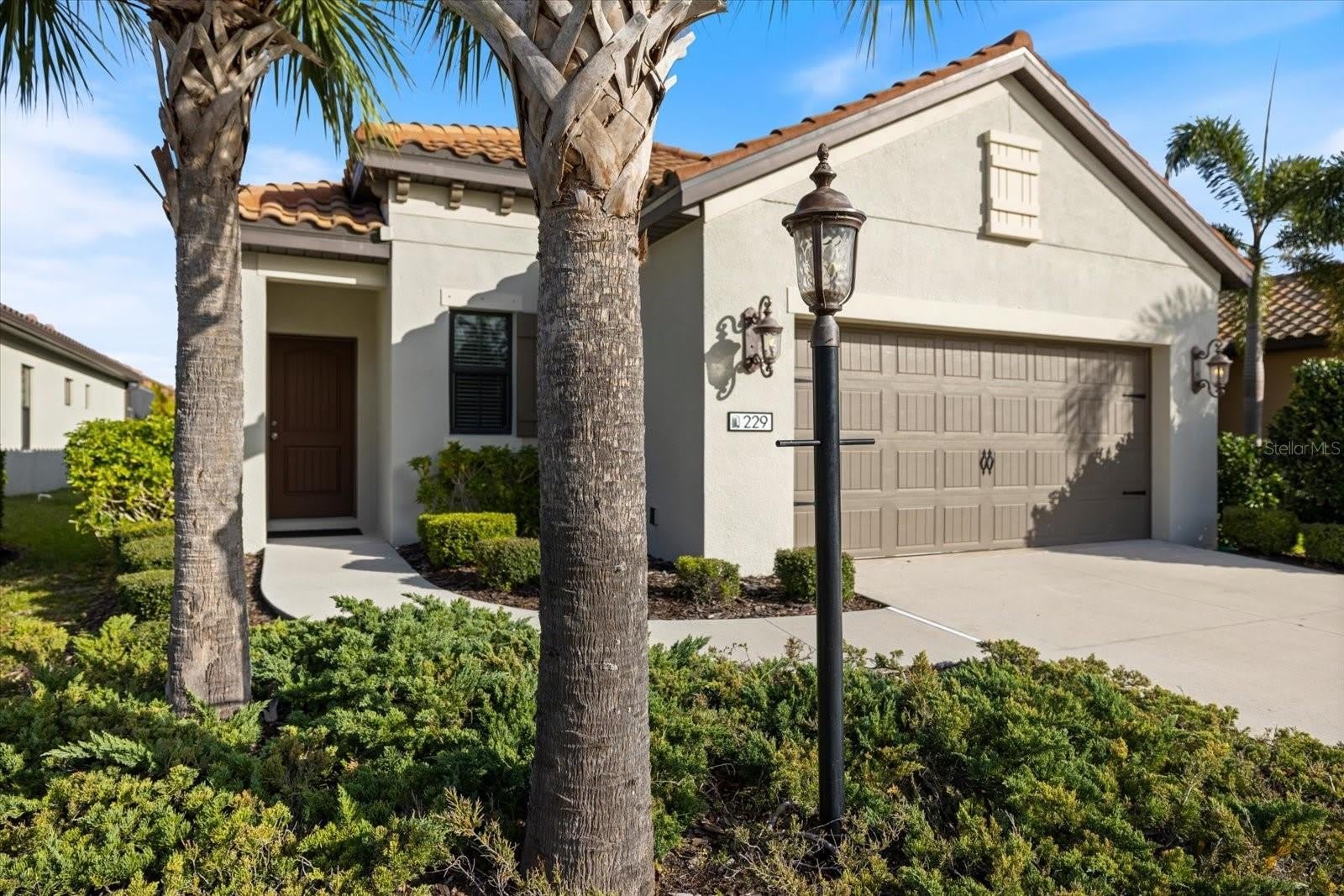 229 LIVORNO Way – photo 2