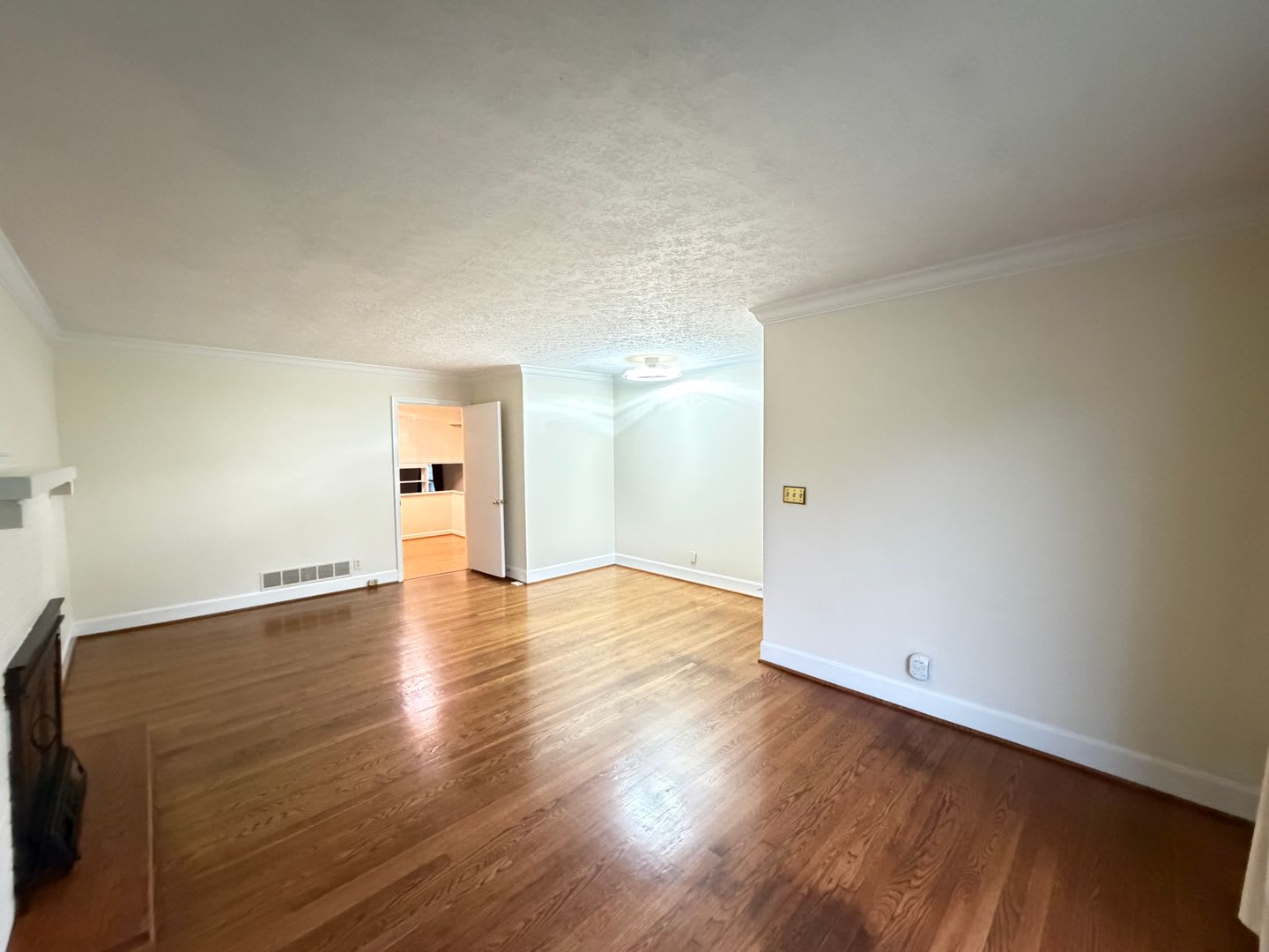 Lovely 4 Bedroom and 3 Bath House! – photo 3
