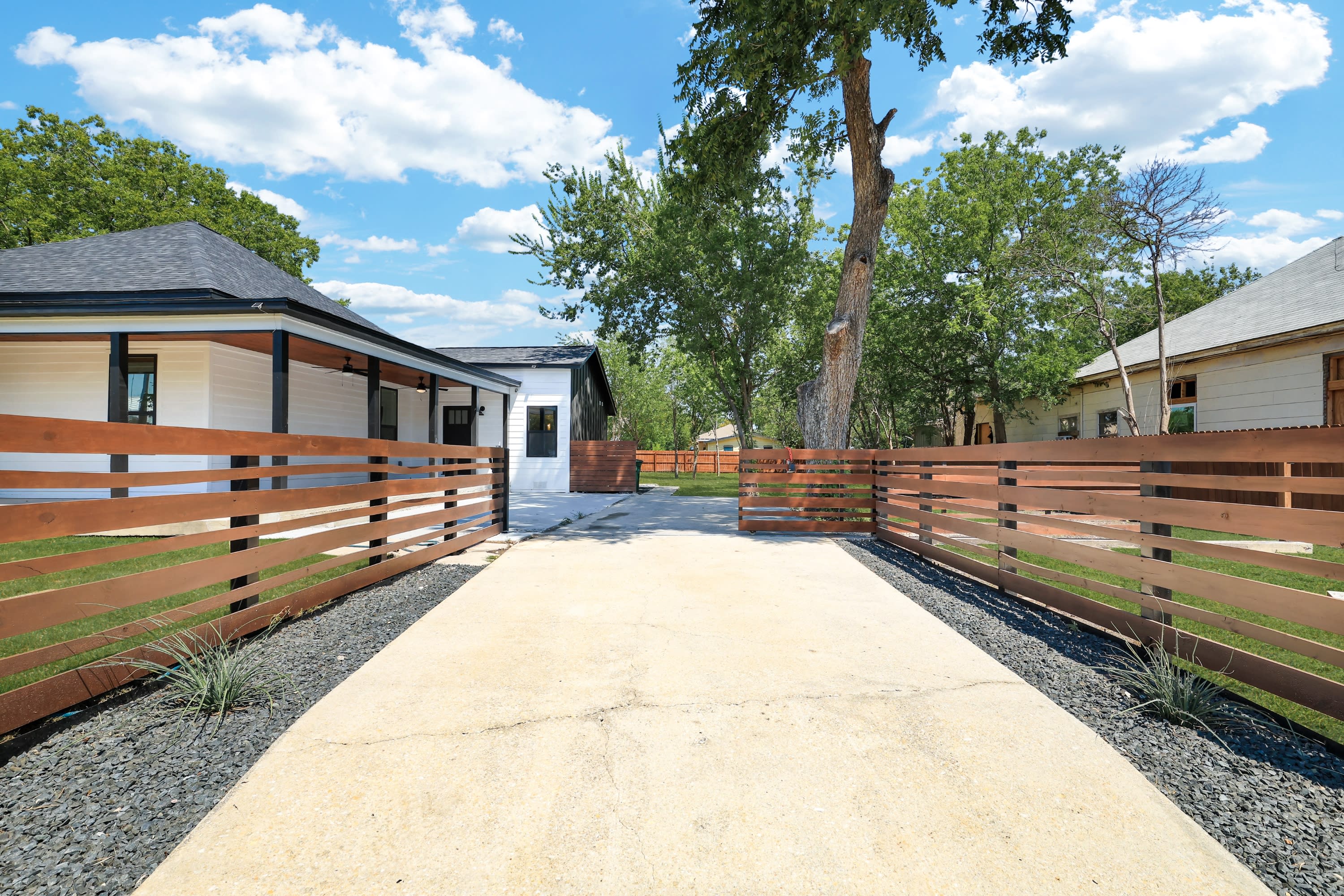 2425 Monterey Street – photo 3