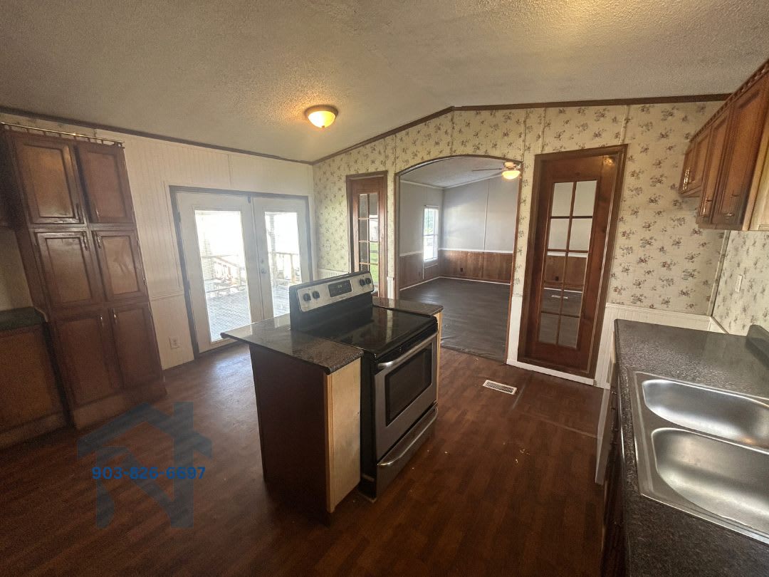 77 Davis Street – photo 2