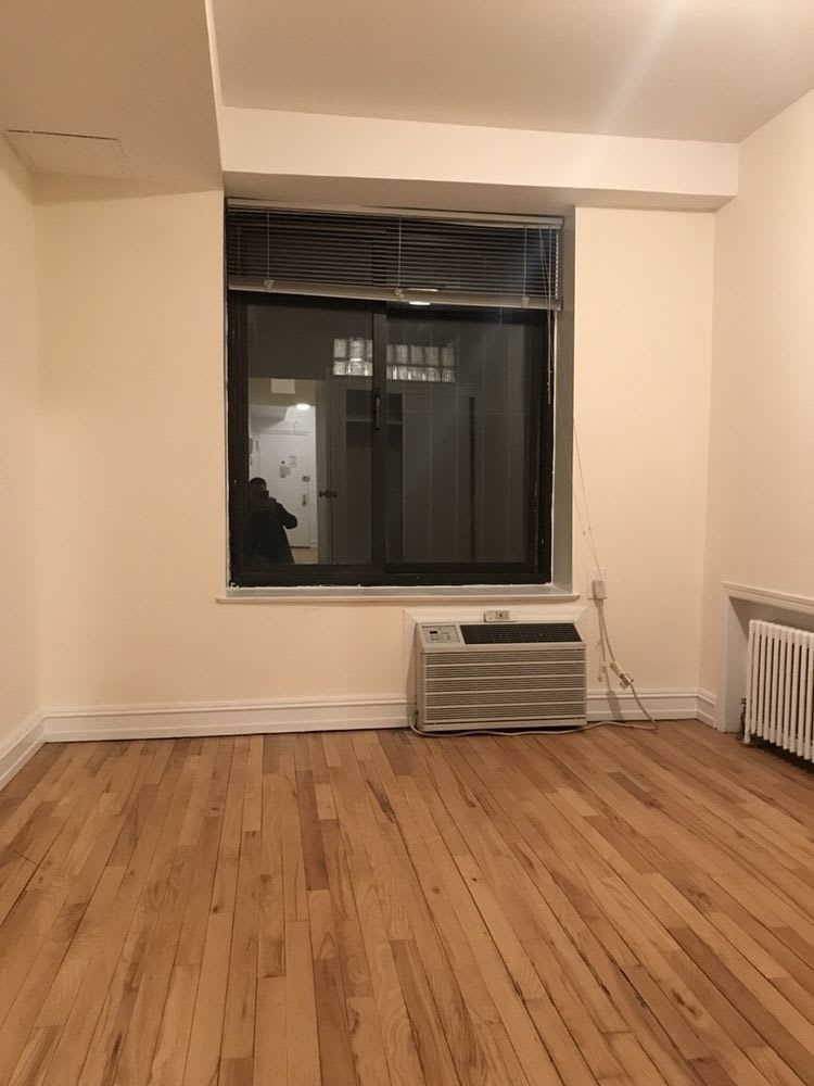 1570 1st Avenue – photo 4