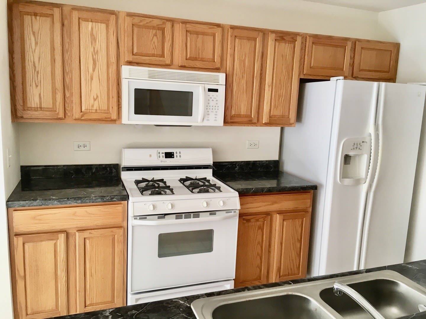 2482 Stoughton Circle – photo 5