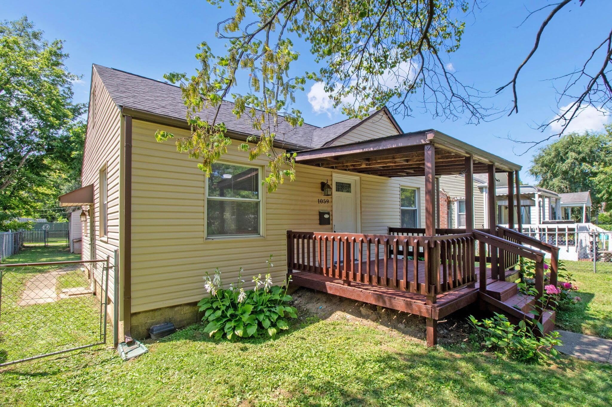 1059 Lawrence Drive – photo 2