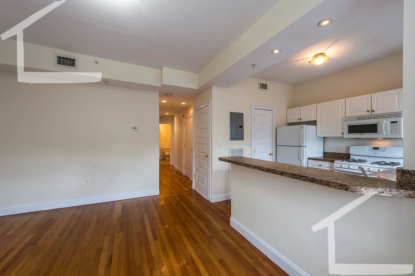 Nicely Priced, Spacious 2-bed/2-bath in Allston Avail for 9/1! – photo 2