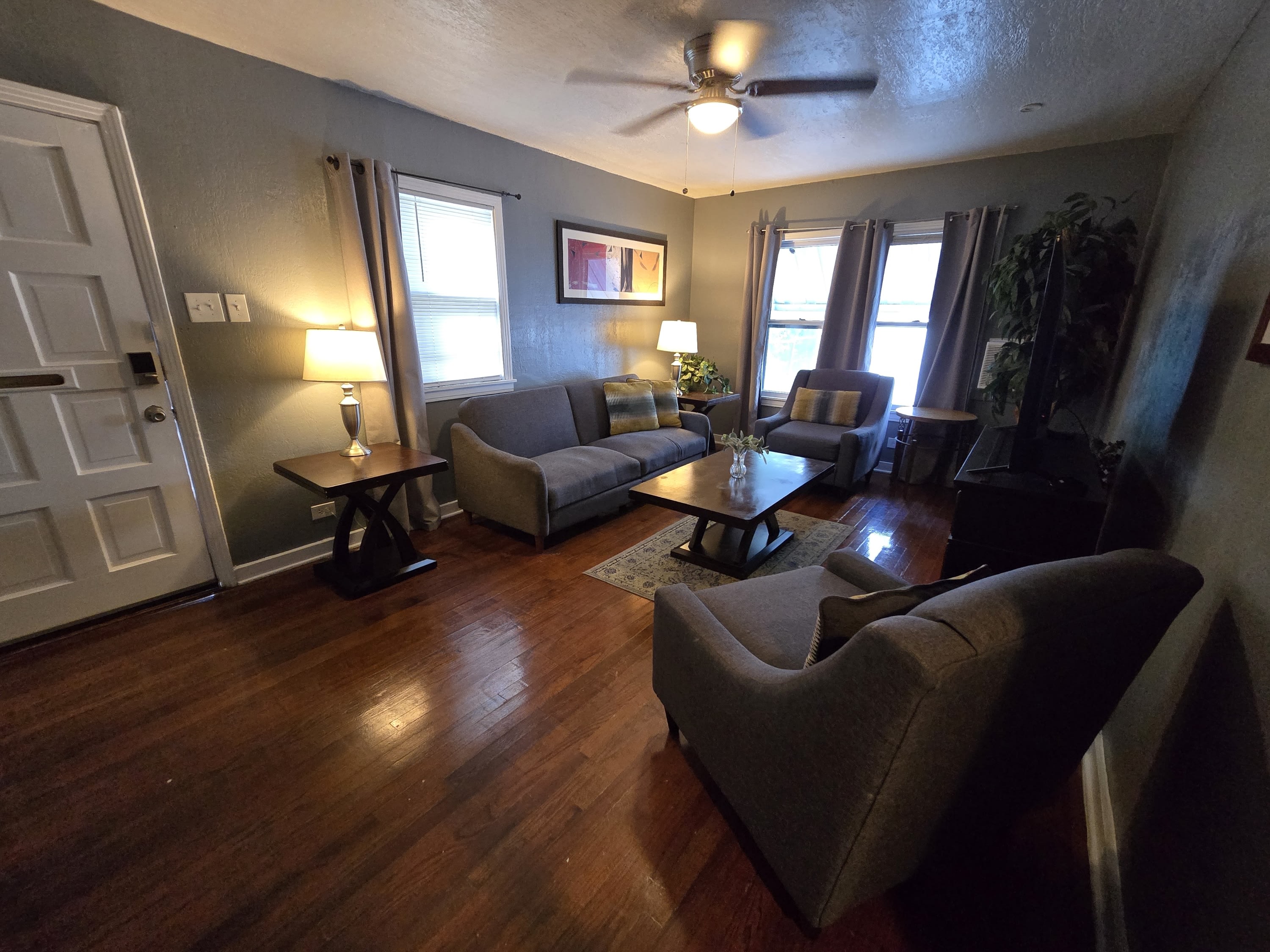 1614 West Hollywood Avenue – photo 3