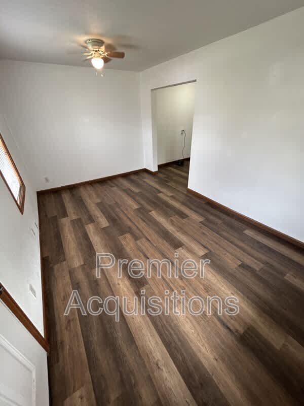 208 E Bland St – photo 2
