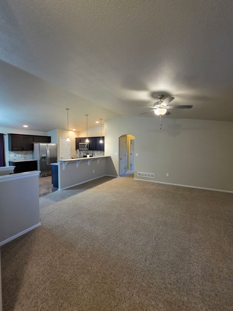 All Prospective Tenants Must Submit A 58 Non Refundable Application Fee Per Applicant Online And Be Pre Qualified Prior To Any Showings – photo 2