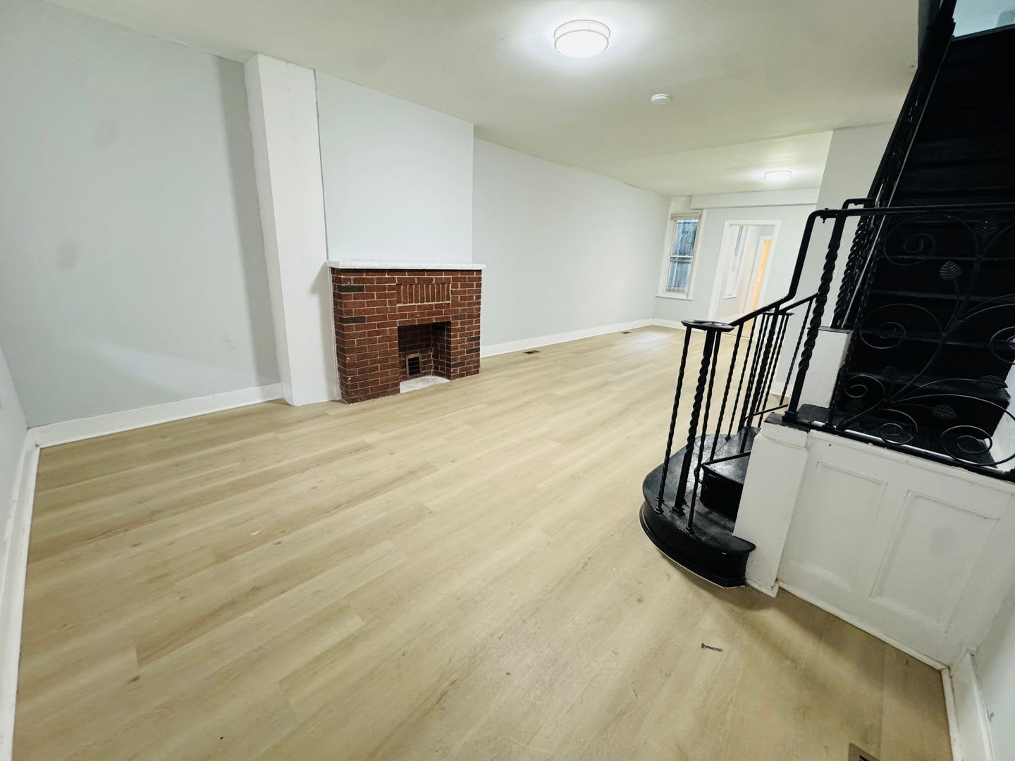Remodeled 4bd/1.5 bath House with Rear yard!! SECTION 8 ONLY!! – photo 2