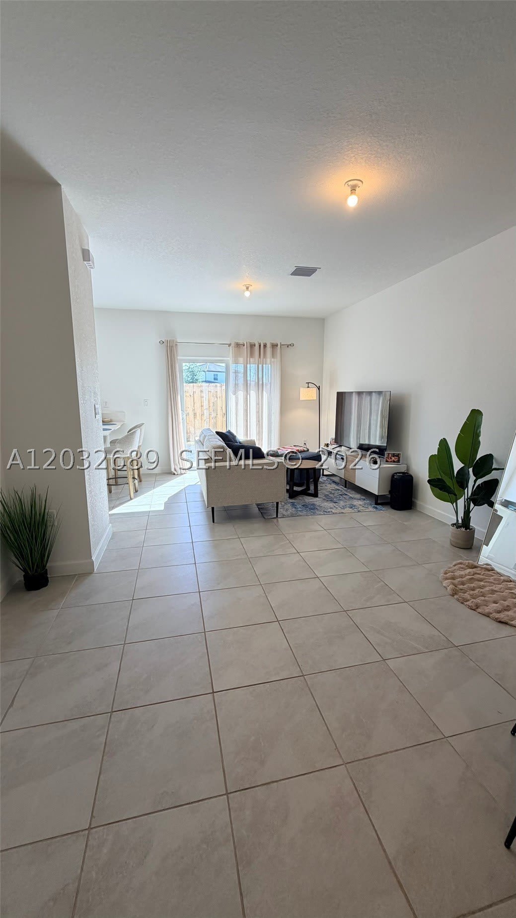 2424 Se 29Th St – photo 2