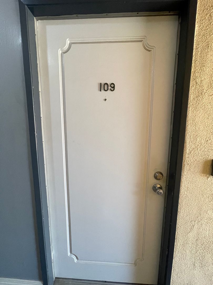 718 N Monterey St – photo 4