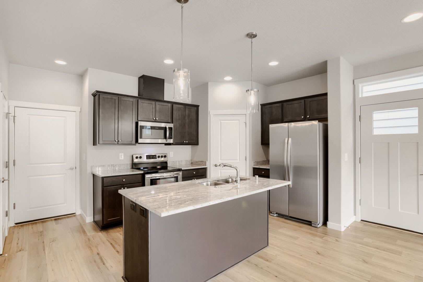 Lincoln Townhomes – photo 4