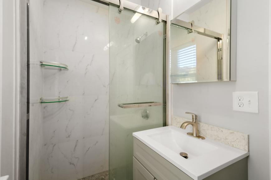 517 Washington St. – photo 4