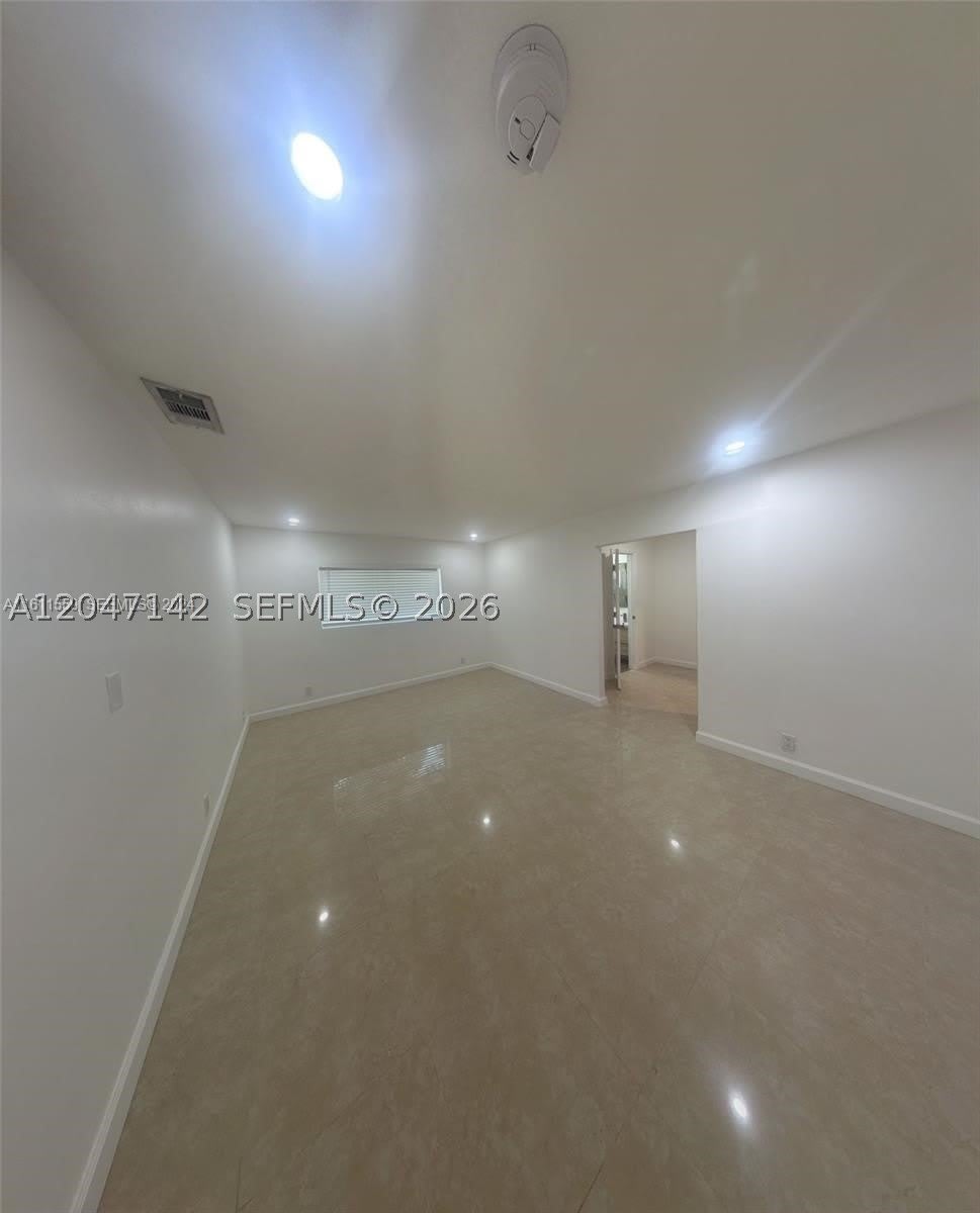 2701 NW 105th Ter – photo 4