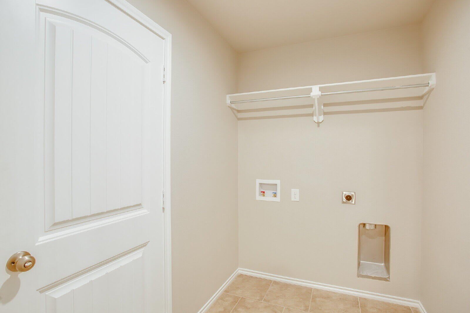 14204 Vernon Avenue – photo 3