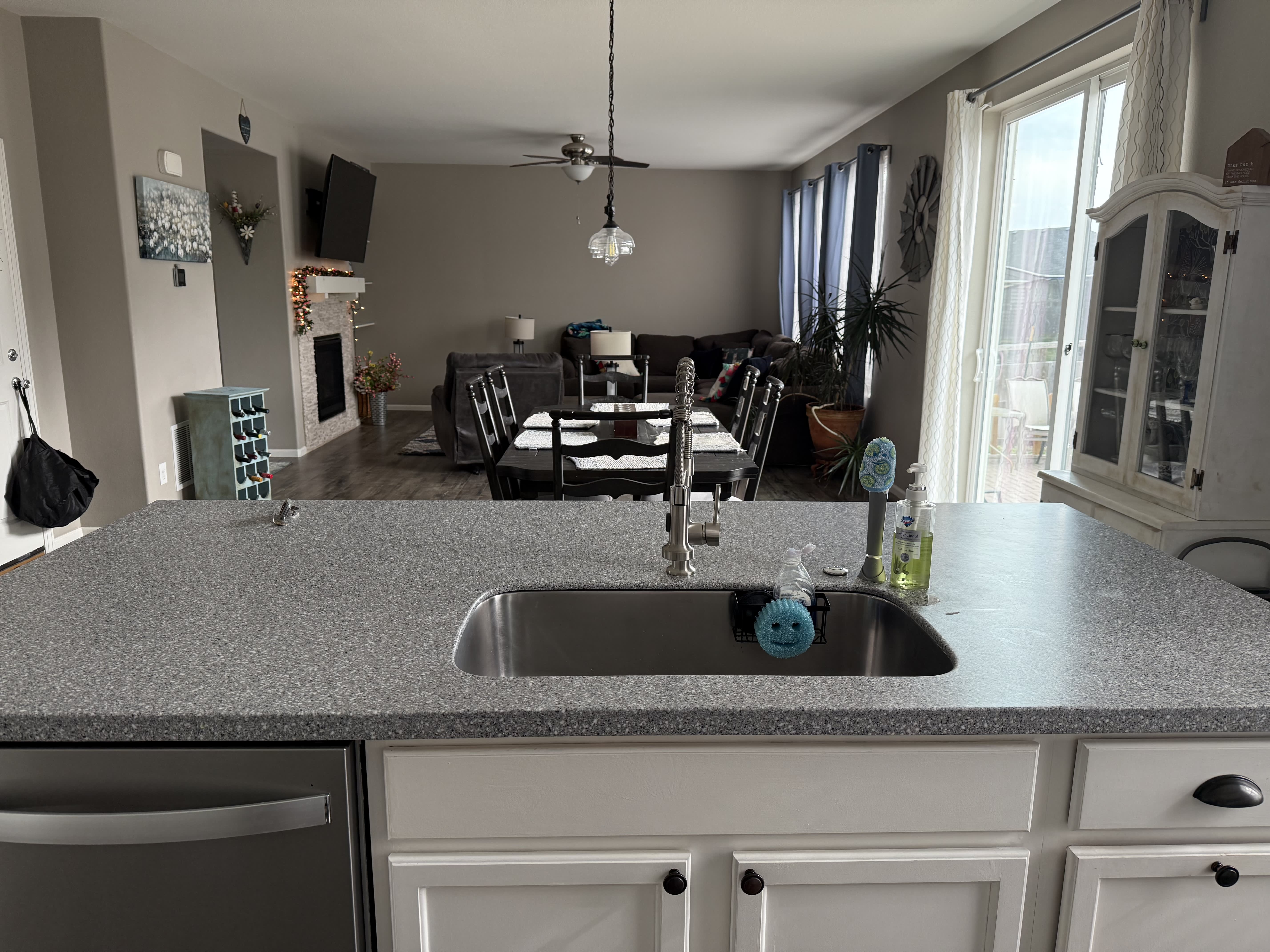 3135 Hawthorne Lane – photo 3