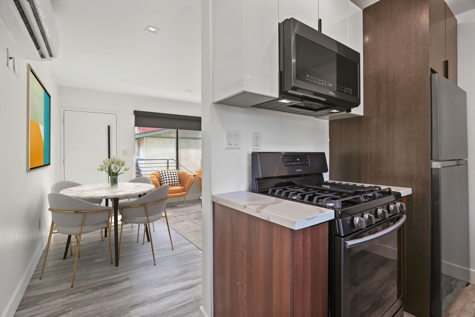 2814 Sichel Street Apartments – photo 3