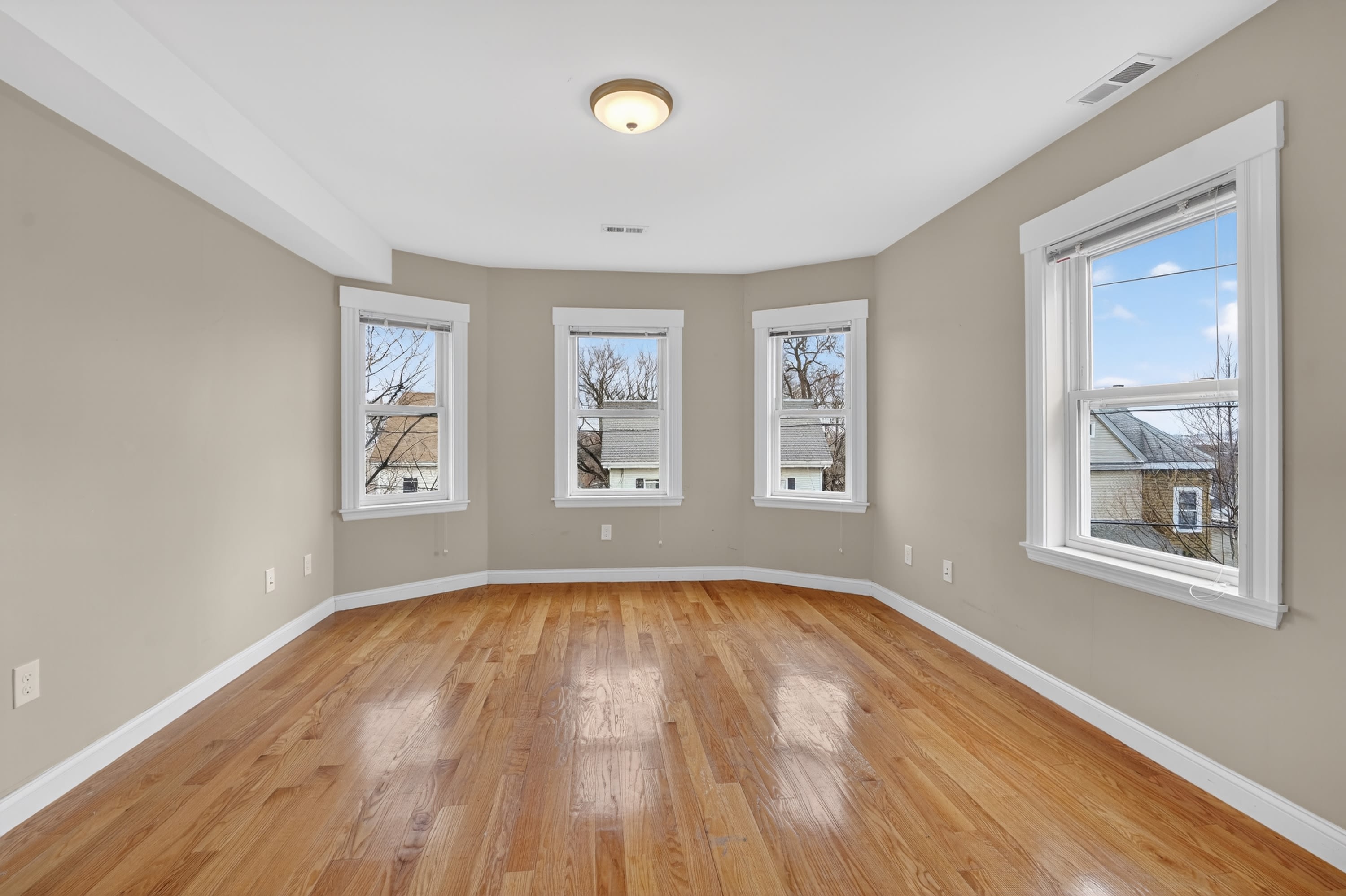 25 Main Street – photo 3