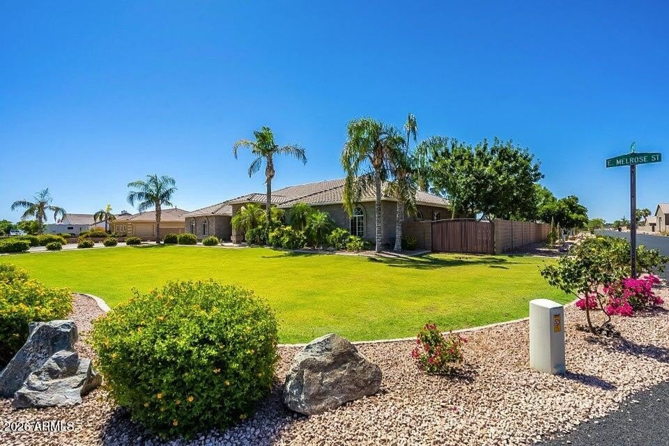 2607 E MELROSE Street – photo 2