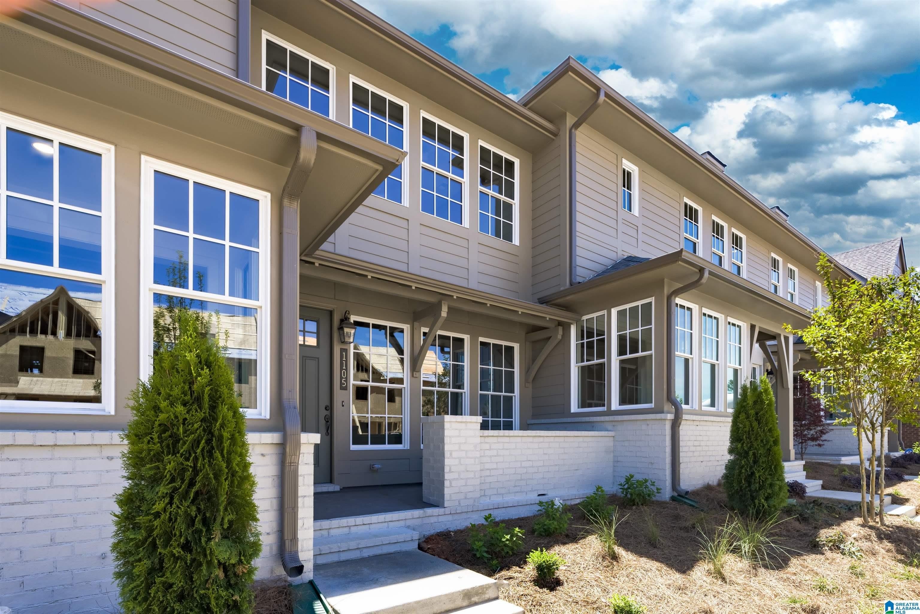 1105 Windsor Square – photo 3