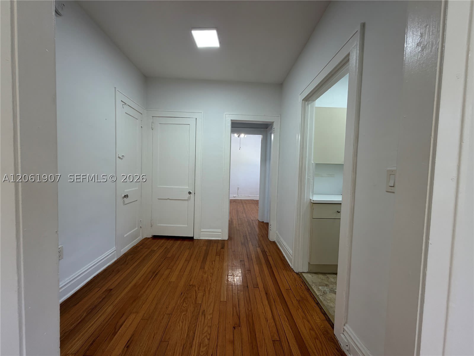 320 Mendoza Ave – photo 4