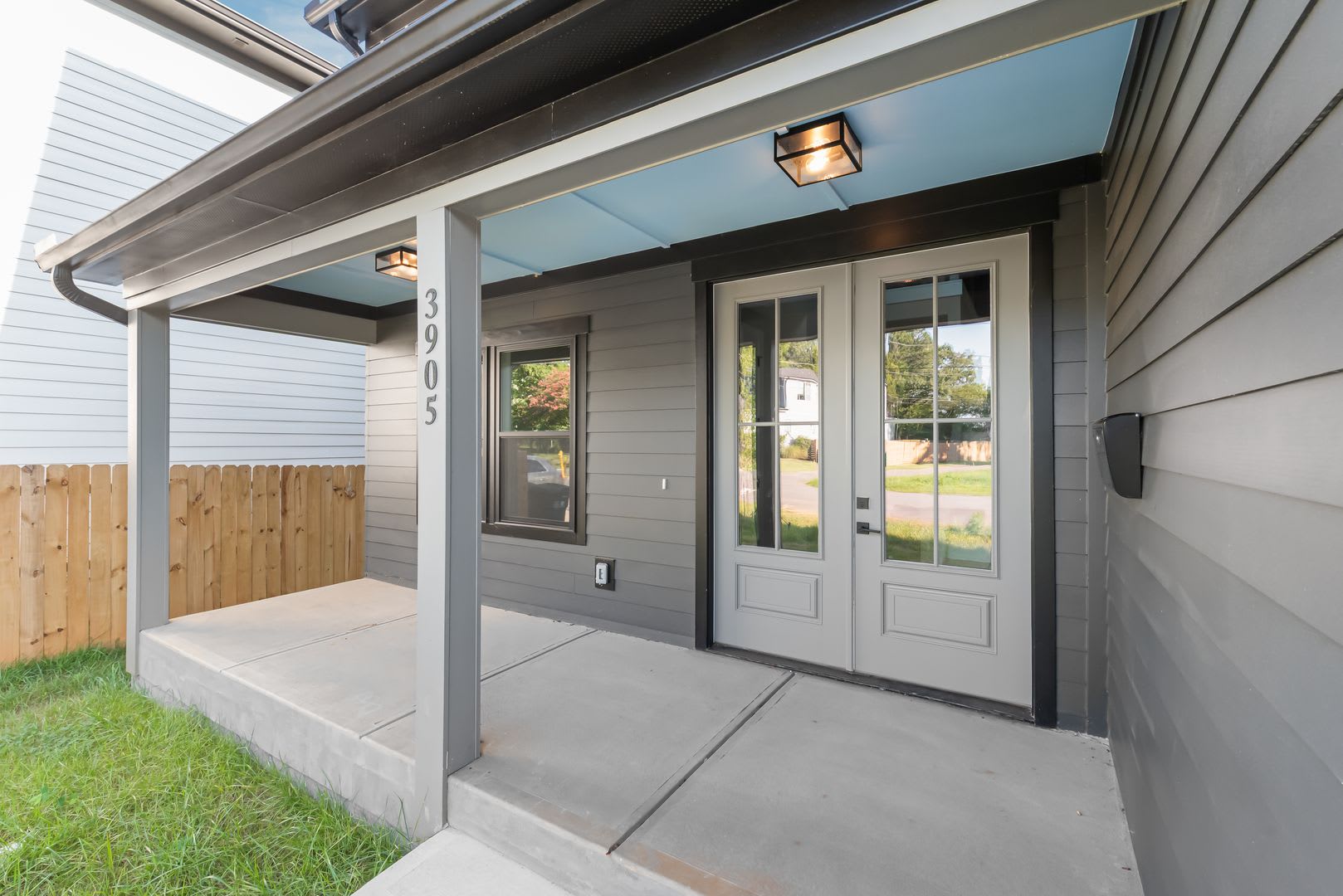 Stunning New Construction Near Uptown – photo 5