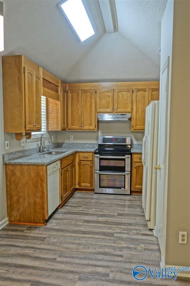 212 Turnbrook Drive – photo 2