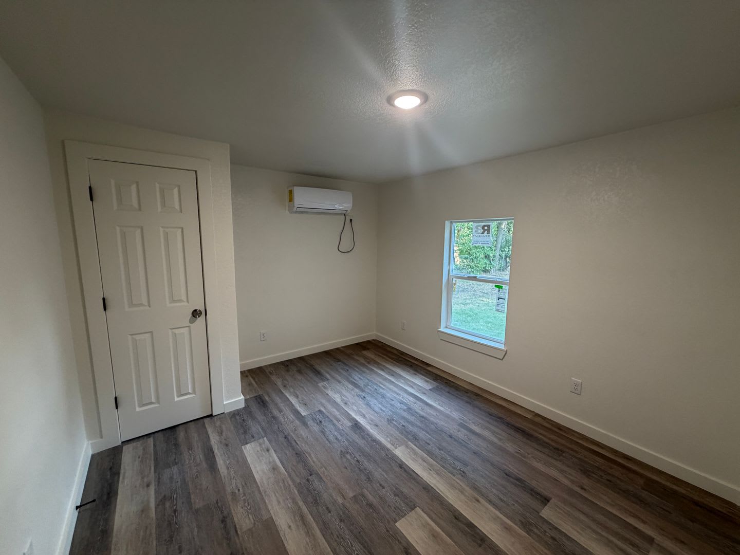 Newly Remodeled 2/1 with Large Backyard – photo 5