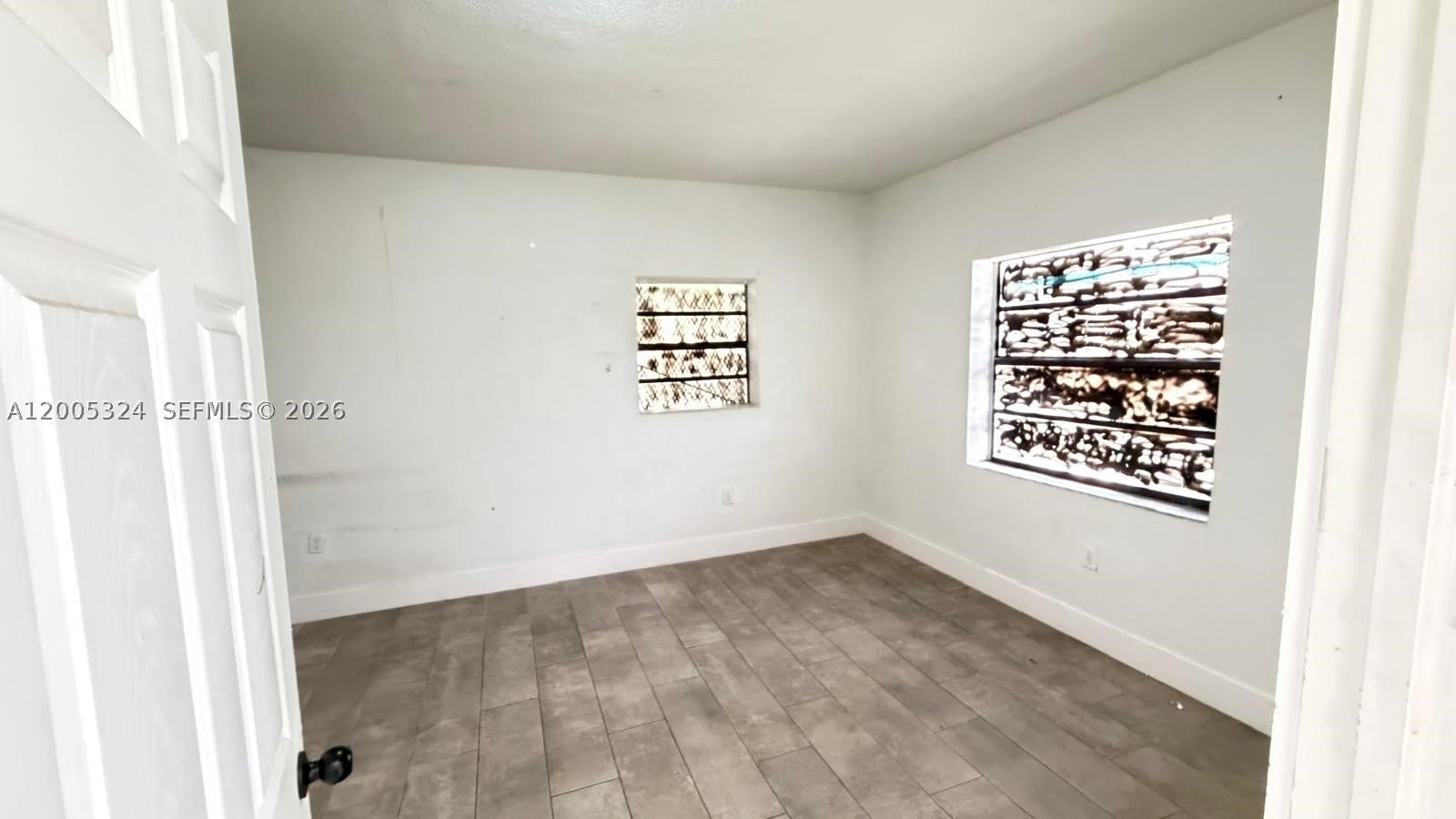 301 NW 37th St – photo 2