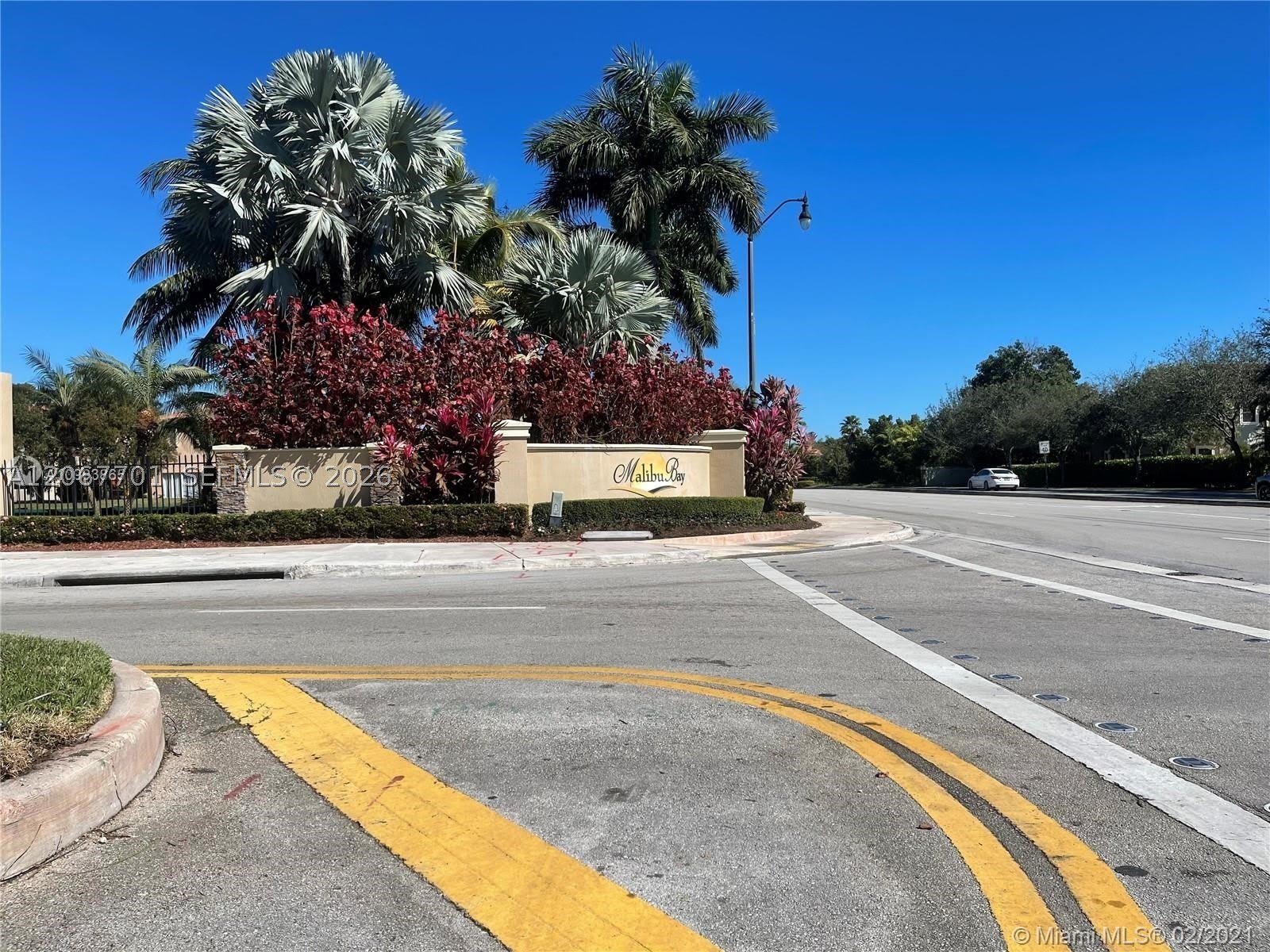1395 NE 33rd Ave – photo 3