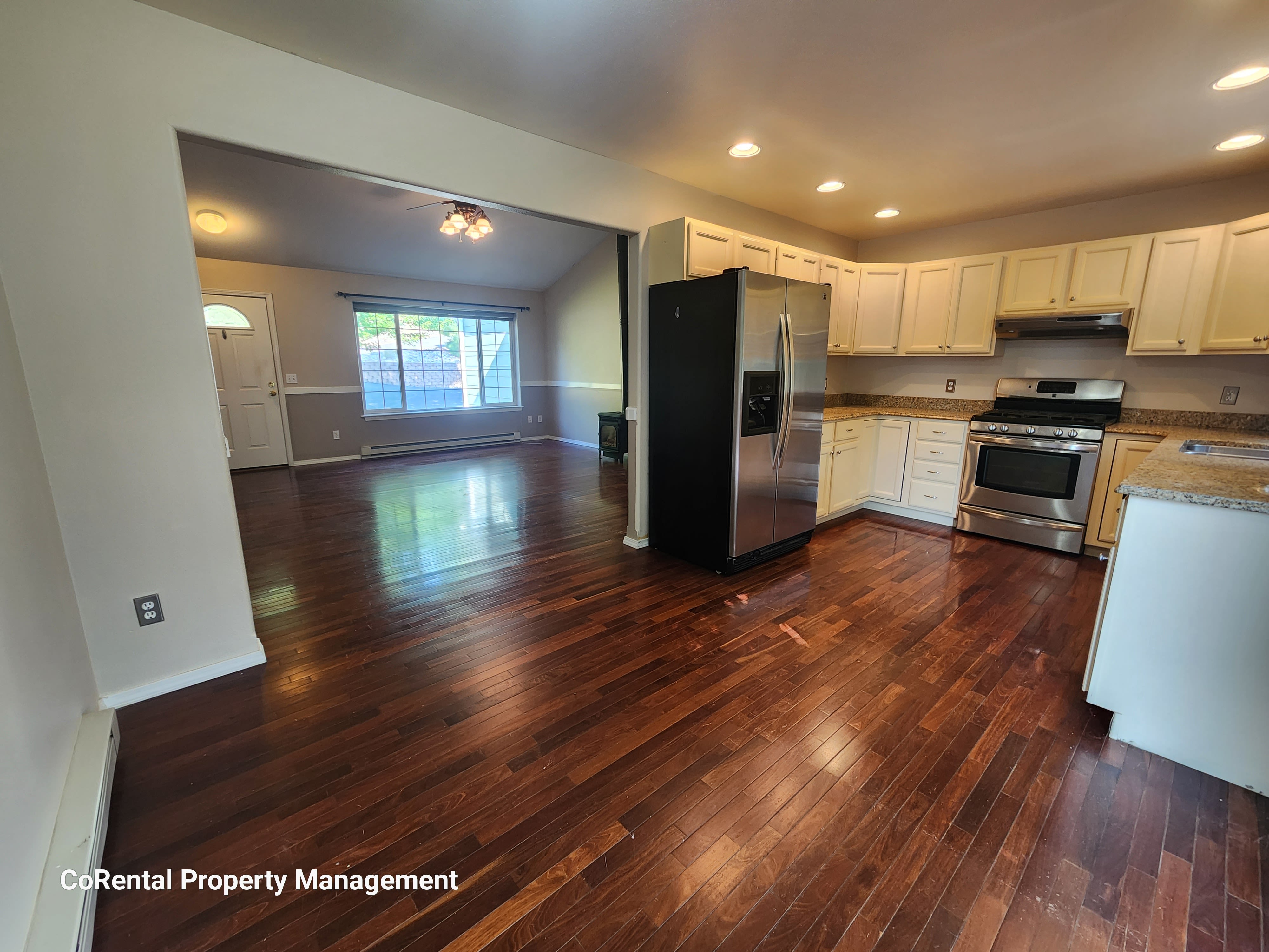 967 Electric Ave – photo 2