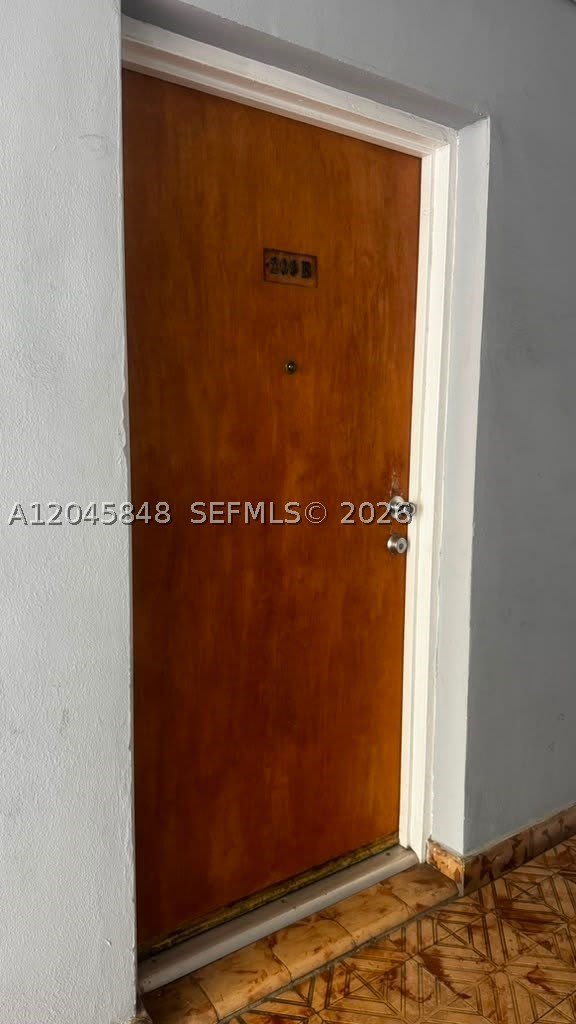 145 SW 30th Ct – photo 2
