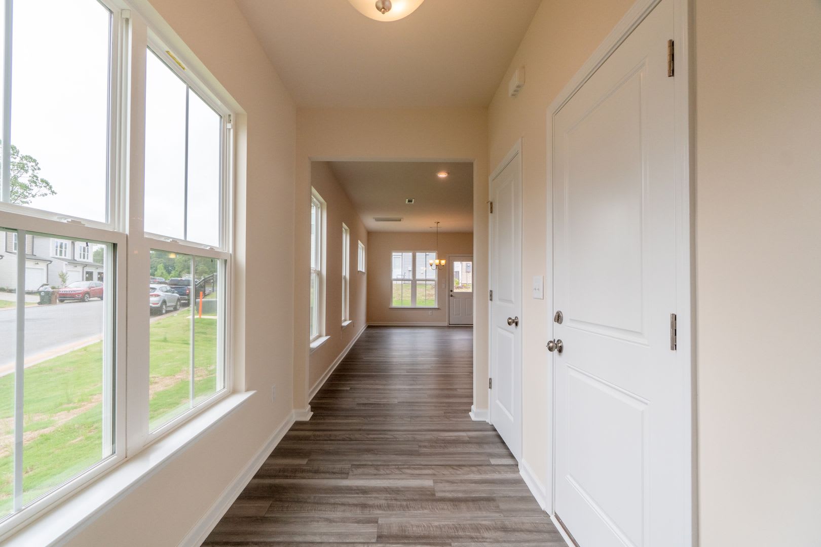 Spacious 3BR/3BA Home with Modern Finishes – photo 3