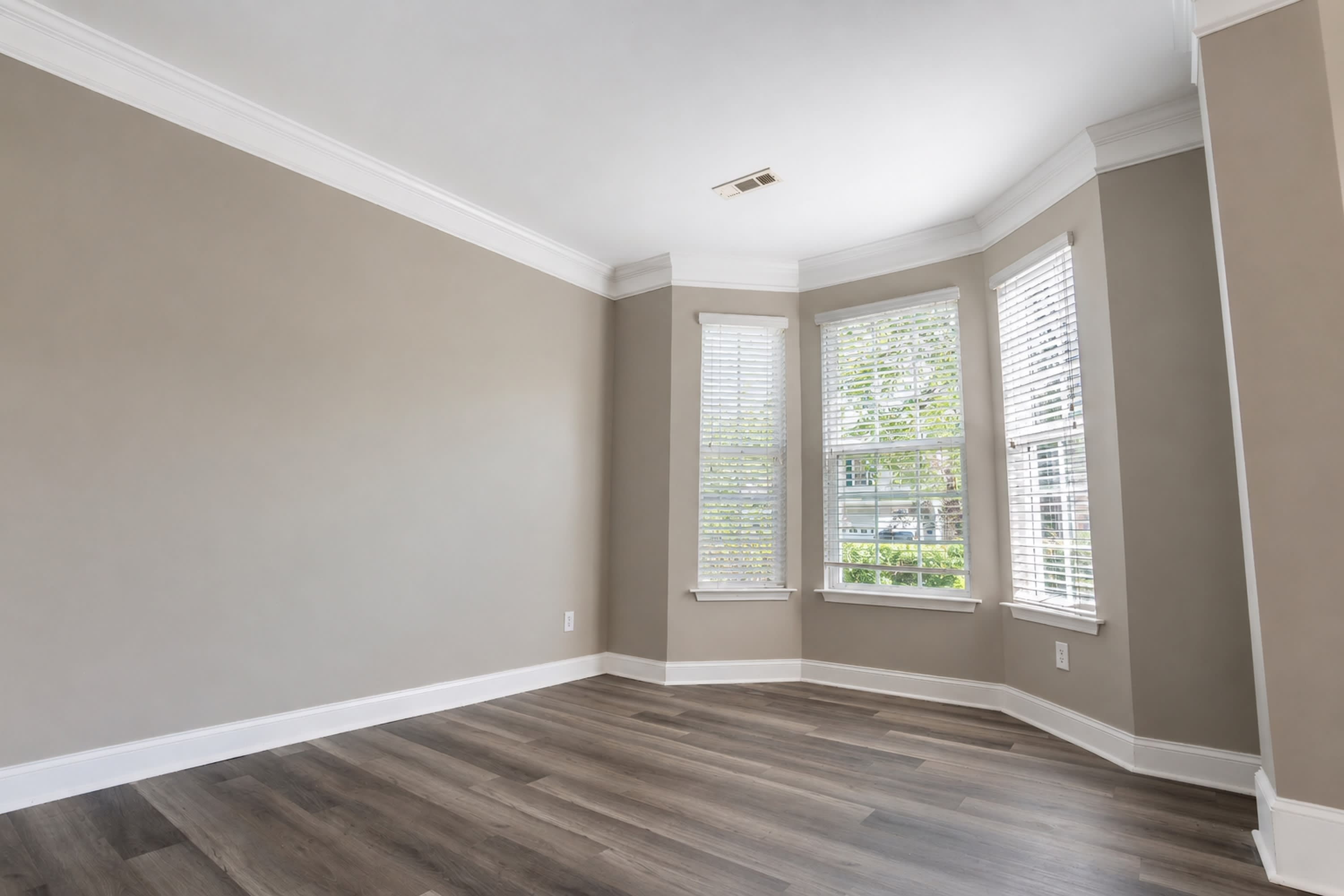 10132 Montrose Drive – photo 2