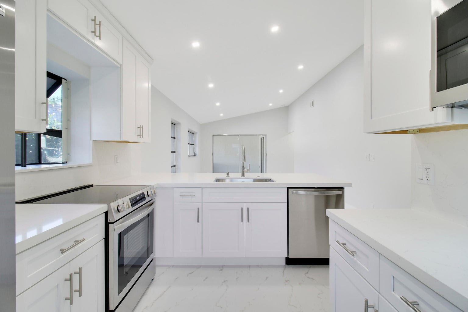 8055 Sweetbriar Way – photo 4