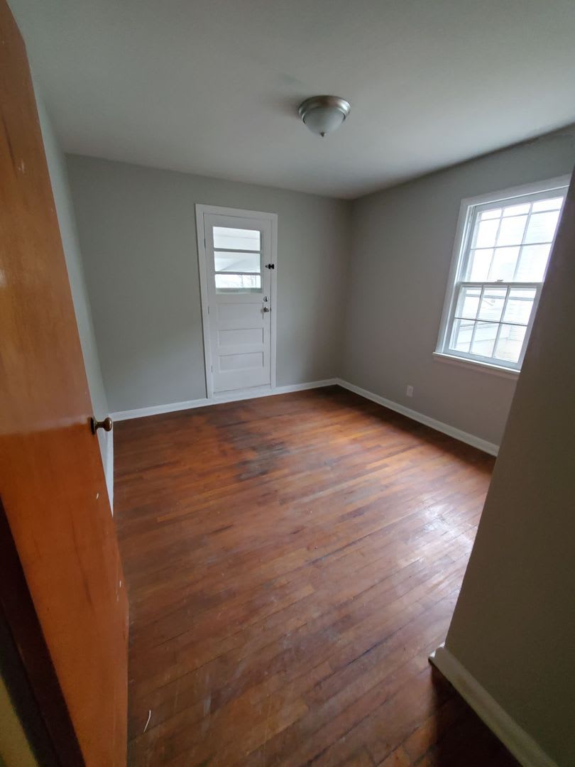 3 BR NE Canton House for rent – photo 3