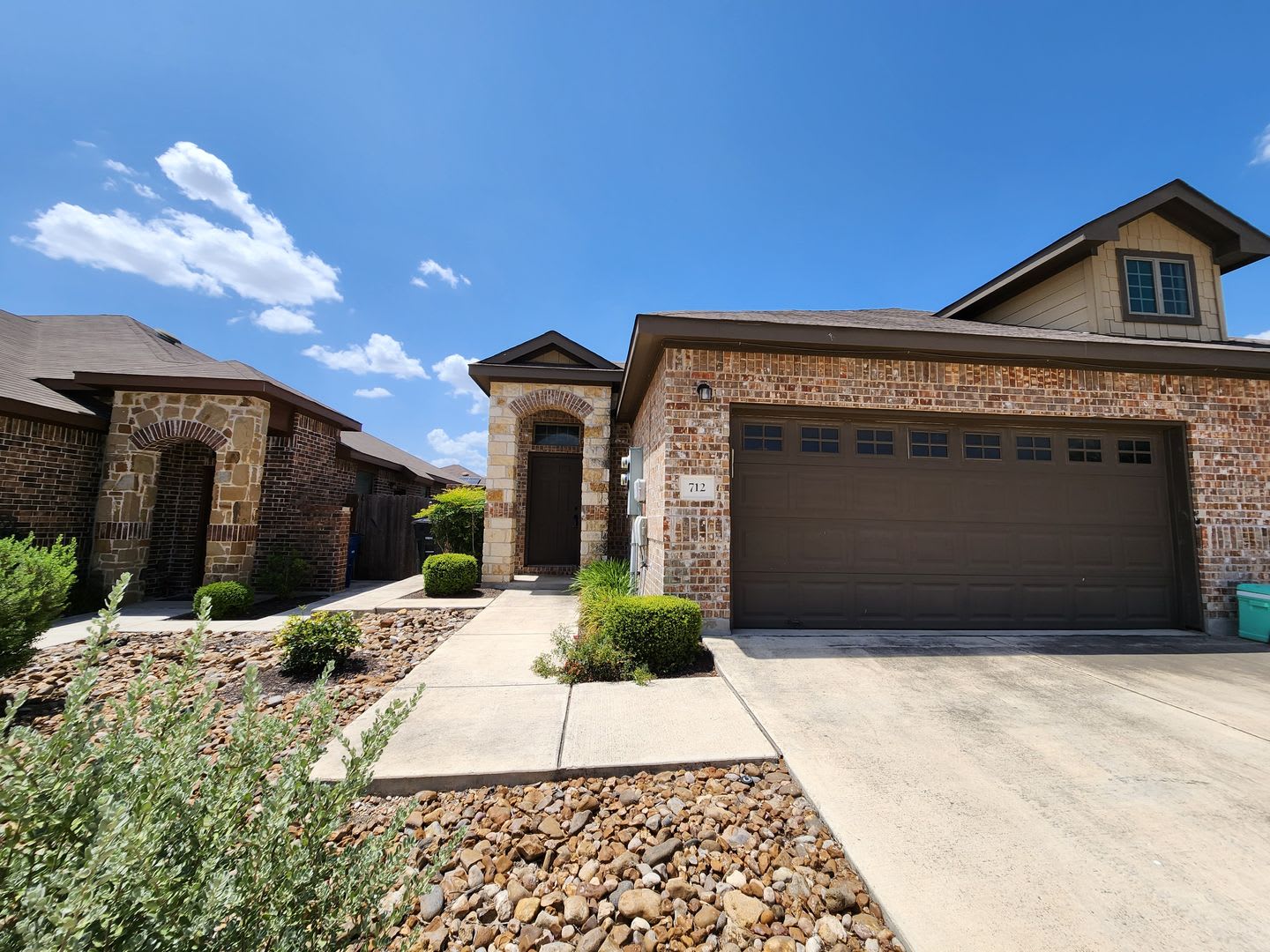 Single story duplex near Near Creekside Shopping + Entertainment! / Fenced in Backyard/ CISD – photo 4