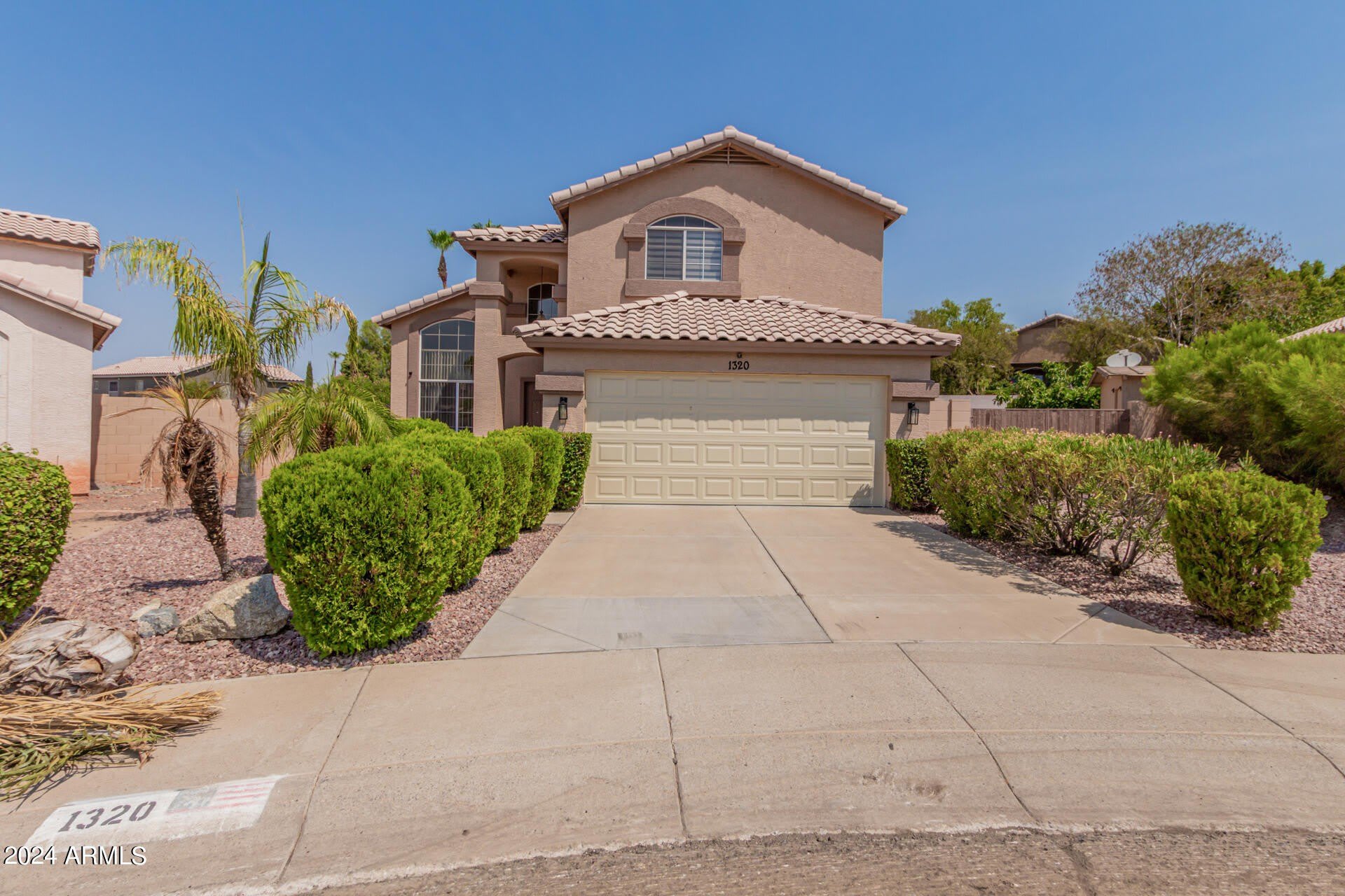 1320 E Charleston Avenue – photo 3