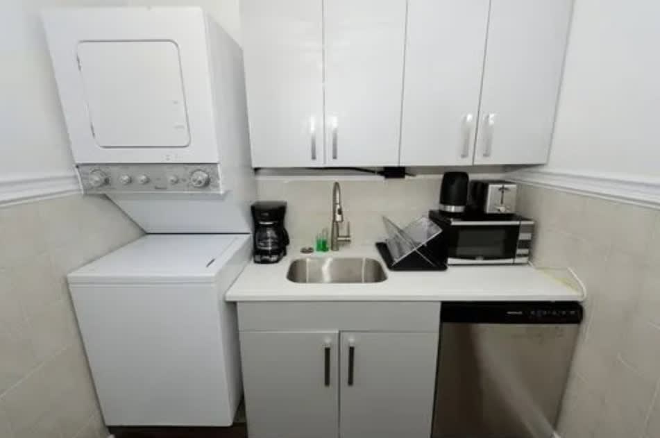 472 9Th Ave – photo 4