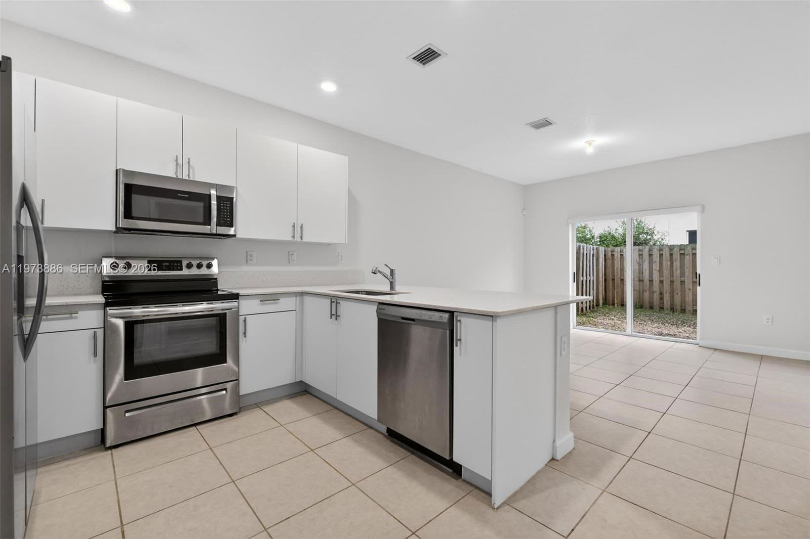 2662 Southeast 10Th Street – photo 2